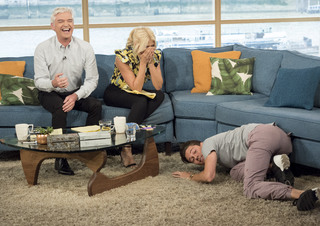 Holly Willoughby feet photo thumbnail