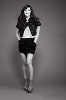 Katharine McPhee feet photo thumbnail