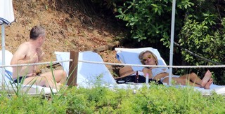 Gillian Anderson feet photo thumbnail