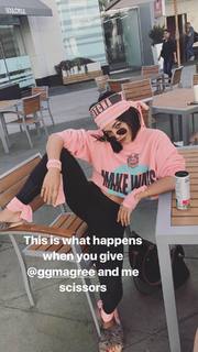 Vanessa Hudgens feet photo thumbnail