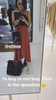 Vanessa Hudgens feet photo thumbnail