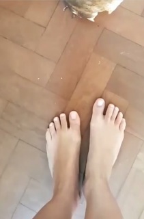 Lívia Andrade feet photo thumbnail