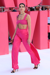 Dua Lipa feet photo thumbnail
