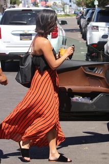 Vanessa Hudgens feet photo thumbnail