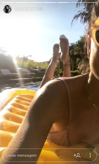 Isis Valverde feet photo thumbnail