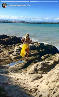 Lívia Andrade feet photo thumbnail