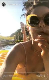 Isis Valverde feet photo thumbnail