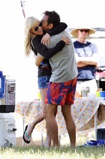Anna Faris feet photo thumbnail