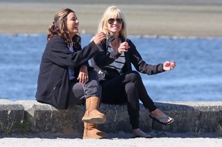 Anna Faris feet photo thumbnail