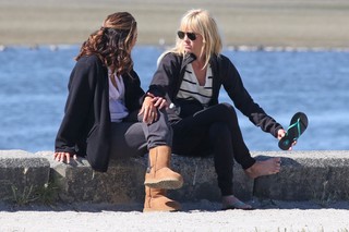 Anna Faris feet photo thumbnail