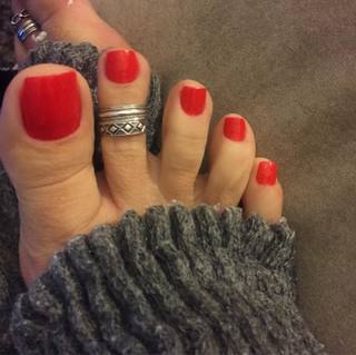 Karin Klemp feet photo thumbnail