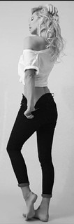 Nicole Neumann feet photo thumbnail
