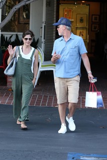 Selma Blair feet photo thumbnail