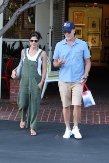 Selma Blair feet photo thumbnail