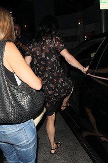 Courteney Cox feet photo thumbnail