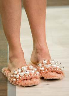 Pixie Lott feet photo thumbnail