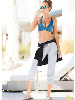 Josephine Skriver feet photo thumbnail