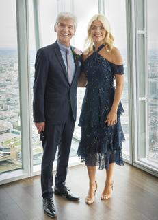 Holly Willoughby feet photo thumbnail