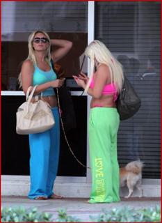 Brooke Hogan feet photo thumbnail