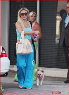 Brooke Hogan feet photo thumbnail