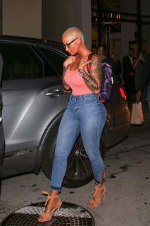 Amber Rose feet photo thumbnail