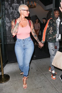 Amber Rose feet photo thumbnail
