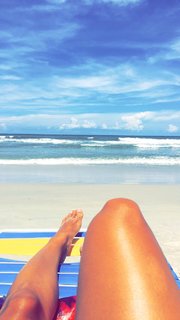 Joy Taylor feet photo thumbnail