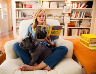Reese Witherspoon feet photo thumbnail