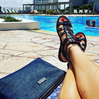 Nicole Neumann feet photo thumbnail