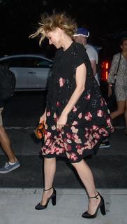 Naomi Watts feet photo thumbnail
