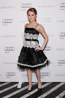 Alexa PenaVega feet photo thumbnail