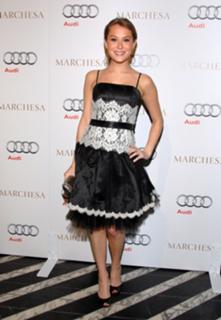 Alexa PenaVega feet photo thumbnail