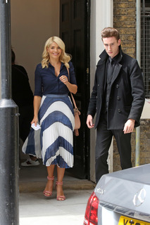 Holly Willoughby feet photo thumbnail