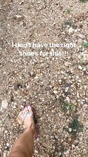 Kino MacGregor feet photo thumbnail