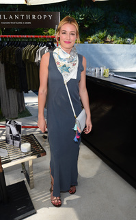 Cat Deeley feet photo thumbnail