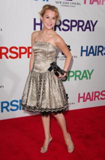 Alexa PenaVega feet photo thumbnail