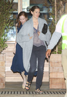 Jennifer Garner feet photo thumbnail