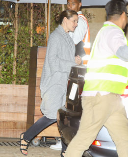Jennifer Garner feet photo thumbnail