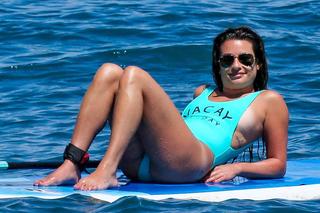 Lea Michele feet photo thumbnail