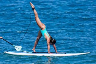 Lea Michele feet photo thumbnail