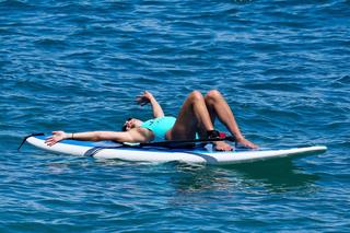 Lea Michele feet photo thumbnail