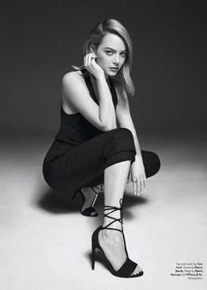 Emma Stone feet photo thumbnail