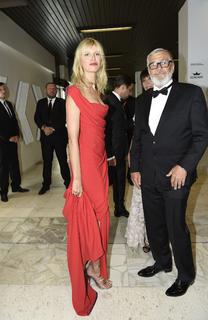 Karolina Kurkova feet photo thumbnail