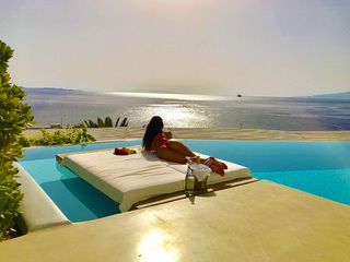 Nicole Scherzinger feet photo thumbnail