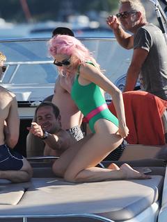 Pixie Lott feet photo thumbnail