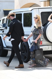 Ashley Greene feet photo thumbnail