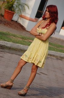 Dulce María feet photo thumbnail