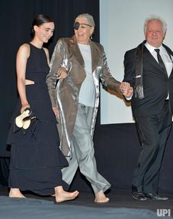 Rooney Mara feet photo thumbnail