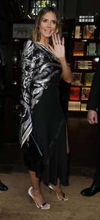 Heidi Klum feet photo thumbnail