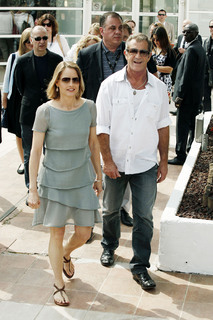 Jodie Foster feet photo thumbnail